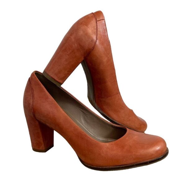 ECCO Pretoria Round Toe Pump in Picante Red Leather Size EU 37, US Size 6 1/2 M - Picture 1 of 10